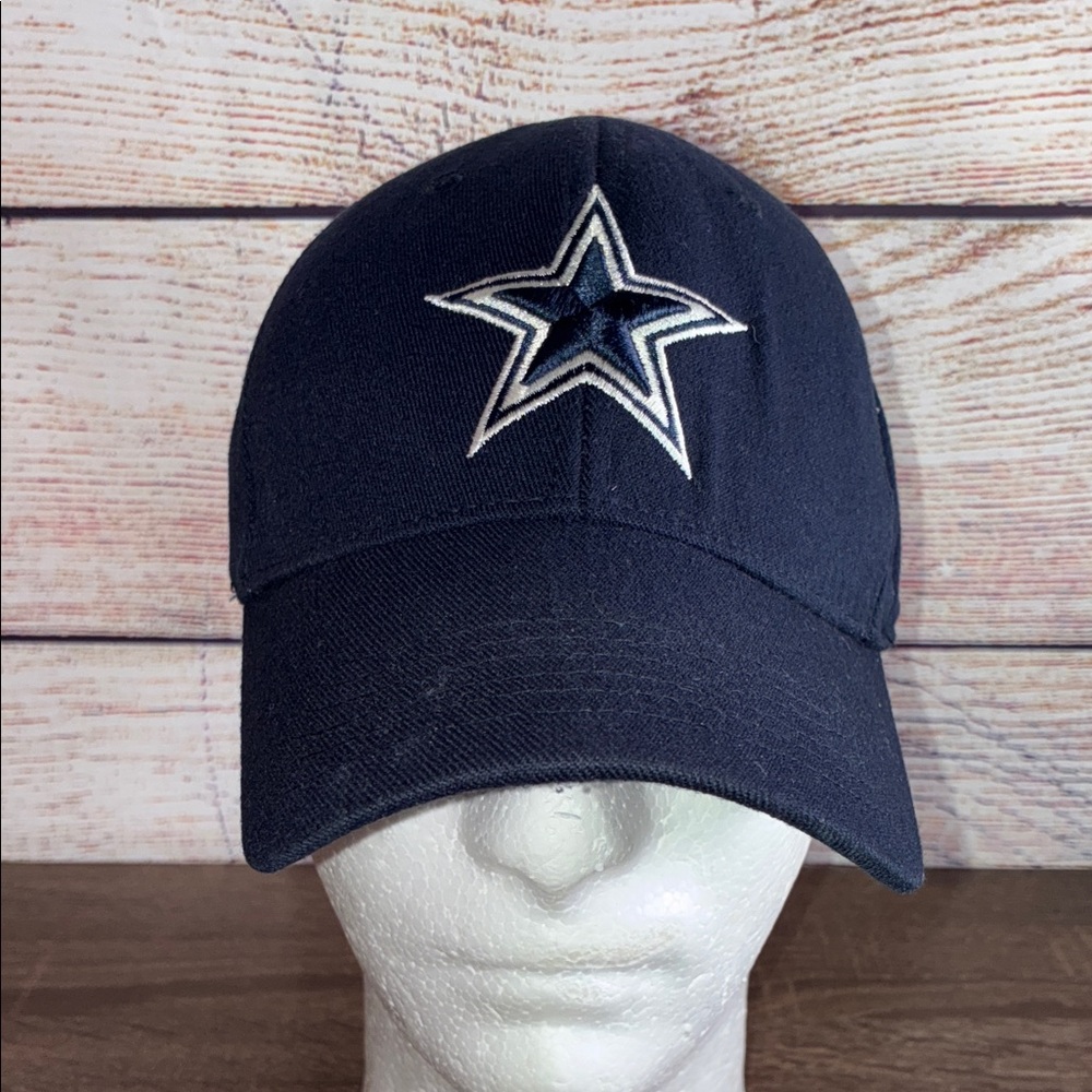 Pre Owned NFL Dallas Cowboys 7 1/8 Navy Blue Cap with Star Embroidery